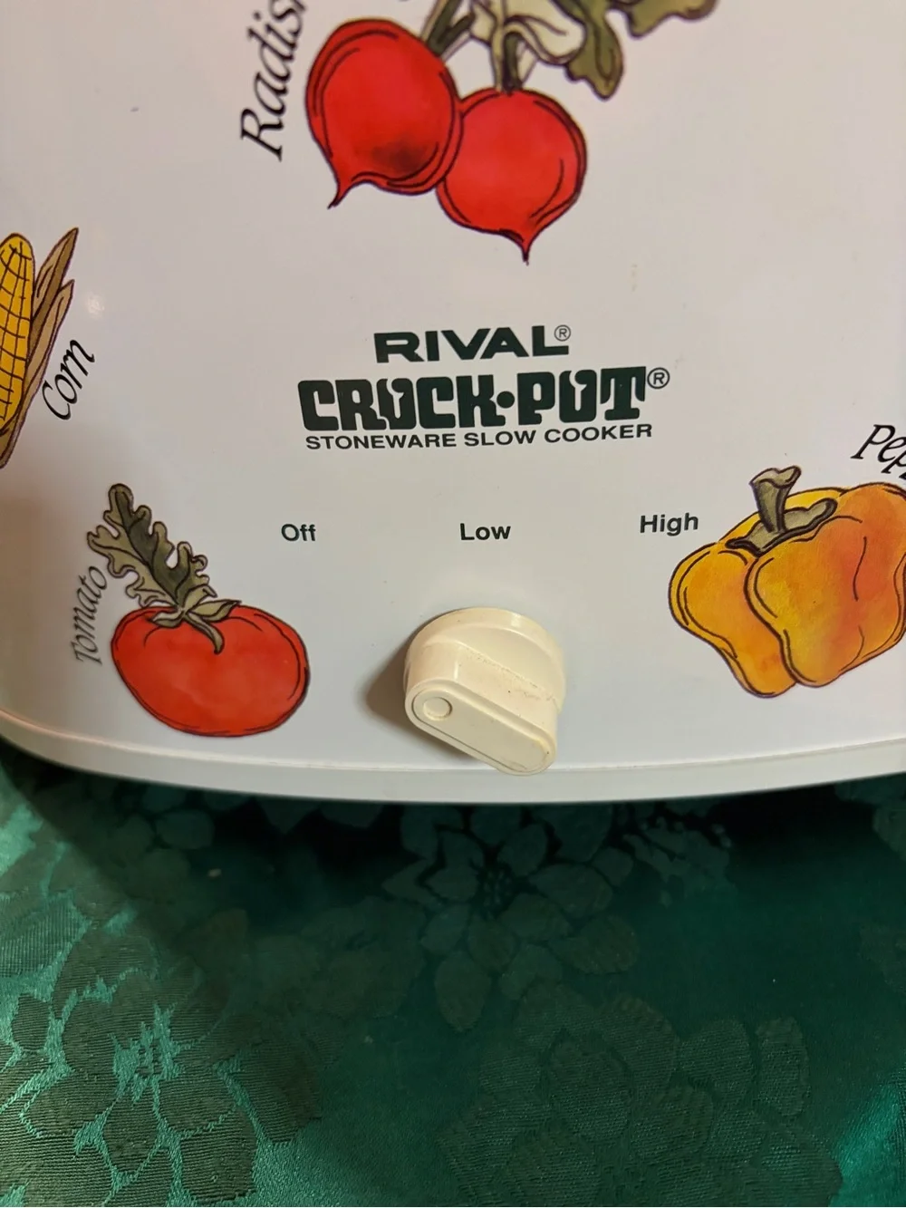 🍂 GO BACK IN TIME WITH ME… 🍂 vintage Crock-pot!!! Yummmmm soup time!! 🍁🍲☕️